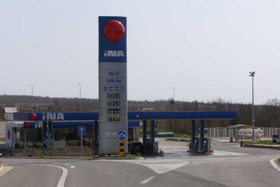 Benzinska pumpa na čvoru Bačva (Istarski ipsilon)