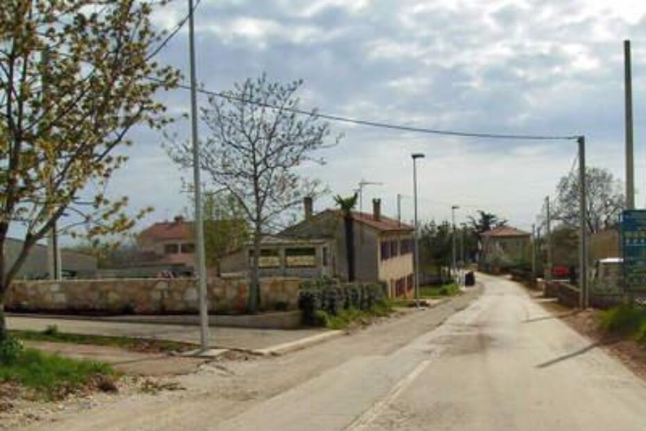 Još se vozi jednom stranom kolnika