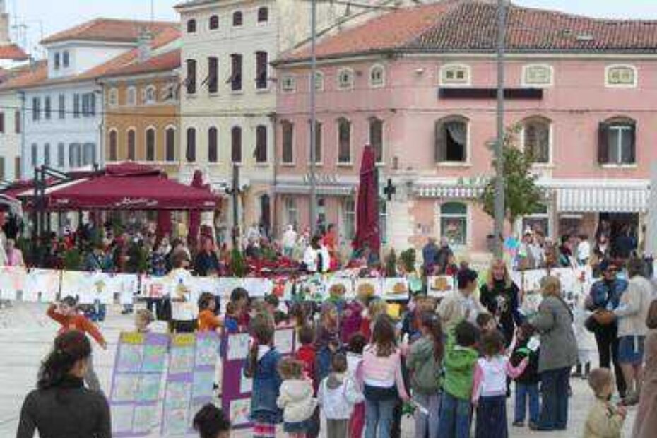 Veselo i živo bilo je jučer na Trgu slobode