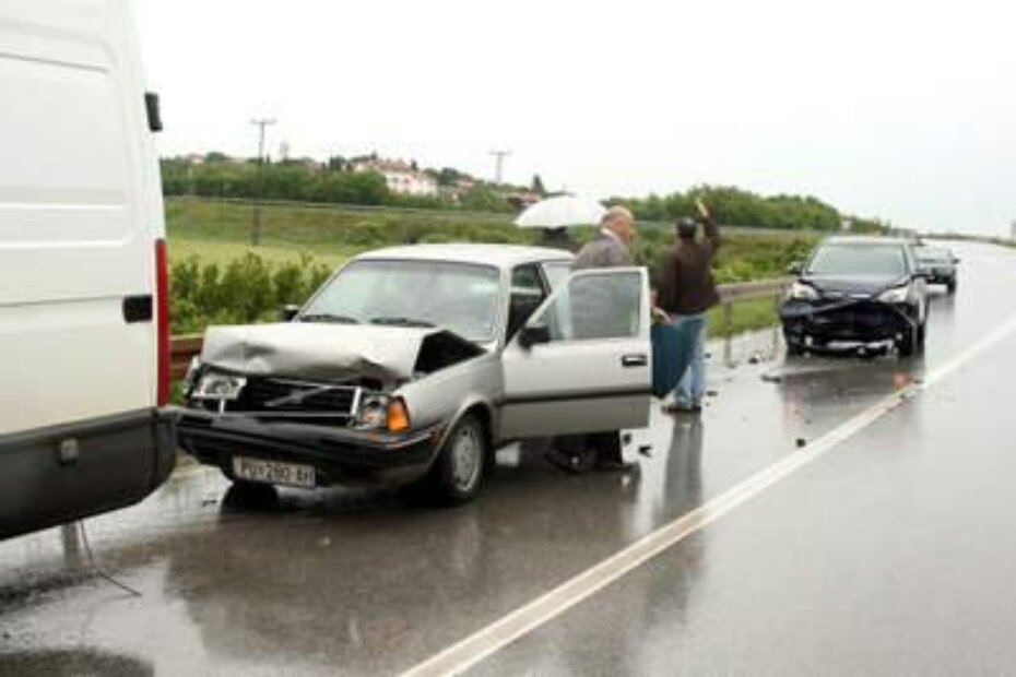 Lančani sudar triju vozila kod Baderne