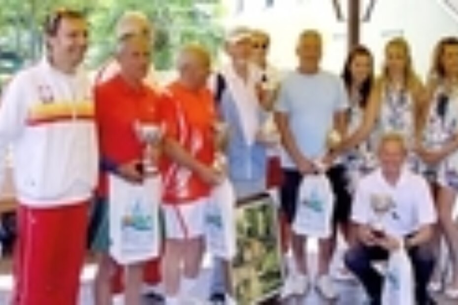 Dio nagrađenih s organizatorima na prvom ITF GMP kupu Poreč 2008.