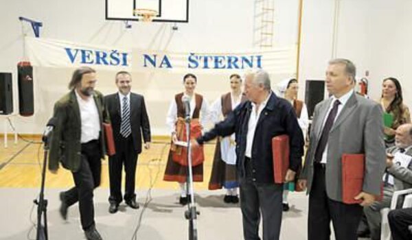 Verši na šterni:  nagrađeni Joško Božanić i Roberta Razzi