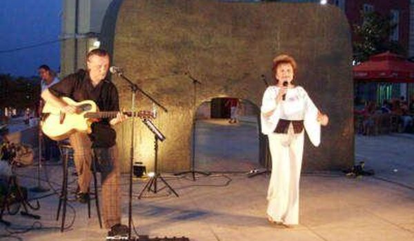 Sve prolazi, ali dobar glas ostaje - Zdenka Kovačiček i Branko Bogunović Pif na Trgu slobode