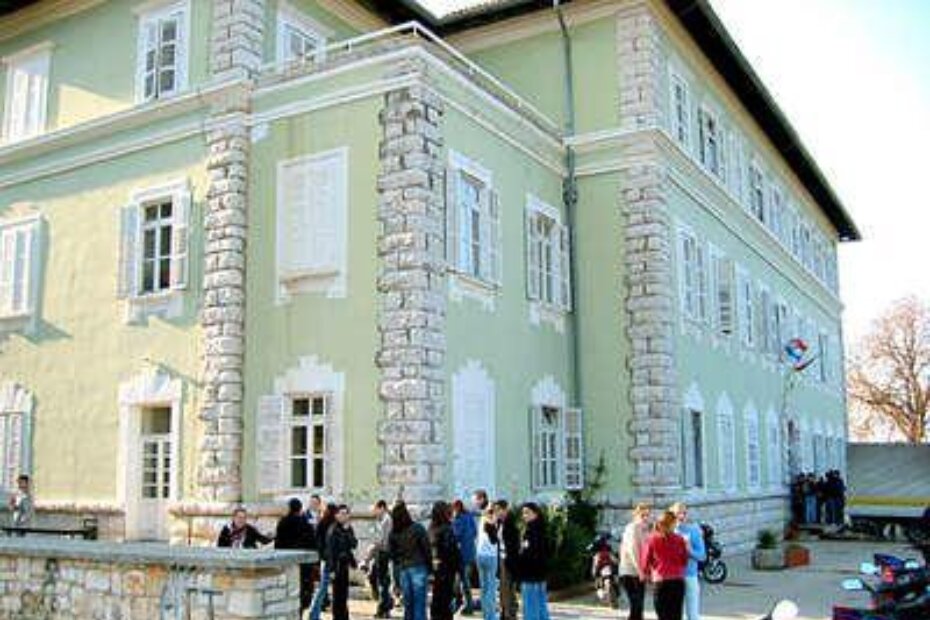 Srednja škola Mate Balote u POREČU