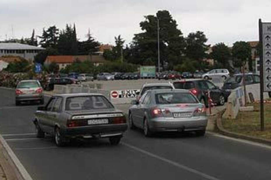 Porečka parkirališta se napune u nekoliko trenutaka, čim se nebo namršti