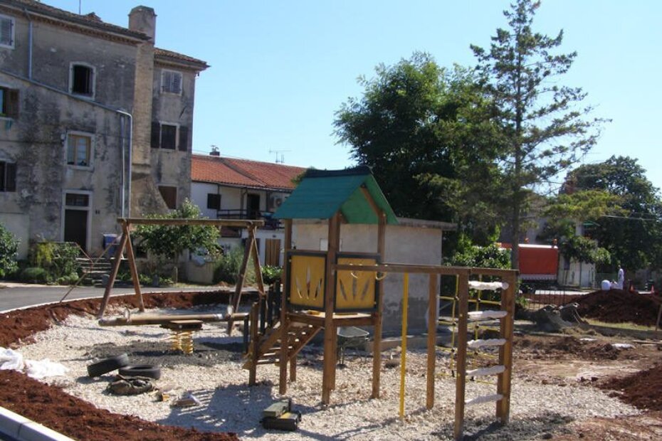 Djeca domaćina i turista bit će zadovoljna svojim parkom i igračkama