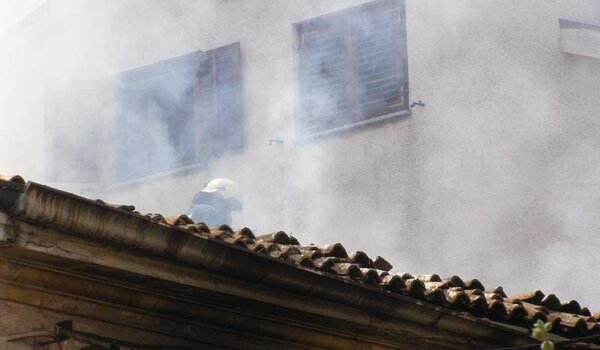Zapalila se kuća u centru Poreča