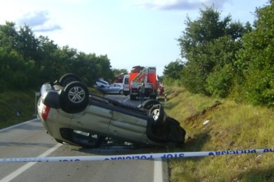 Na krovu je završio 'hyundai matrix' pulskih registracija