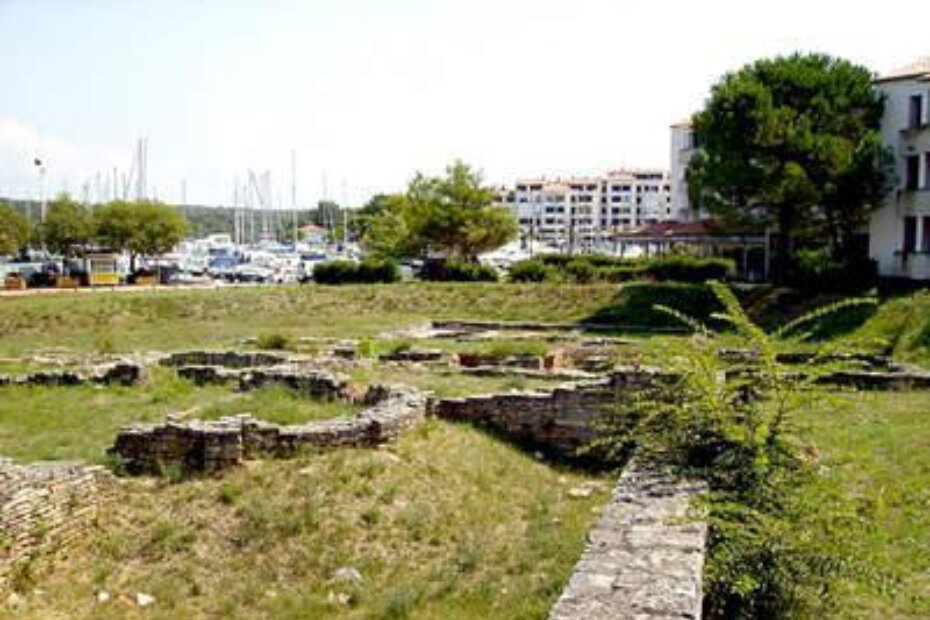 Neuredni konzervirani temelji rimske vile