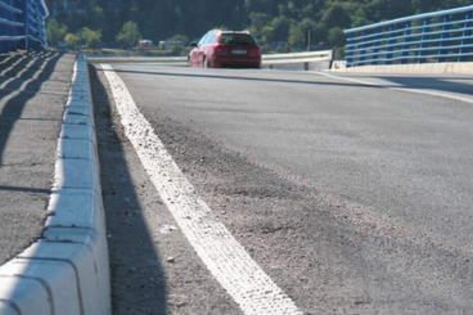 Naborani asfalt na Antenalu
