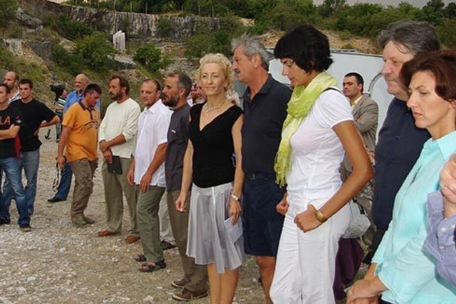 Kipari i uzvanici na svečanosti zatvaranja Kiparske škole Montraker