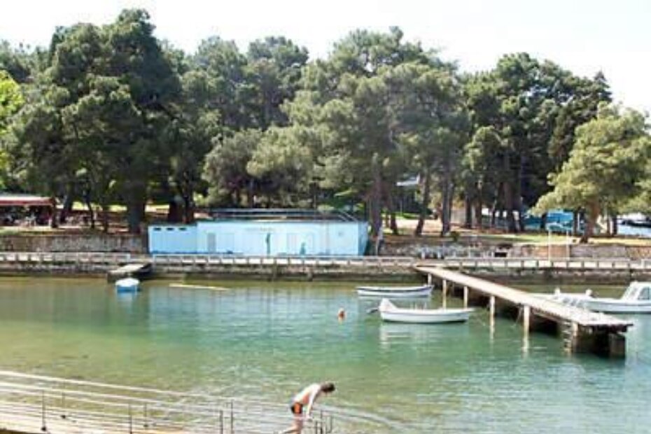 Ugostiteljski objekt na porečkom kupalištu već je godinama zatvoren