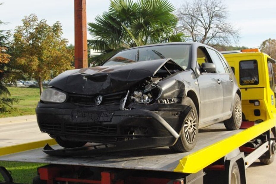 Razbijeni Golf vozača koji je precijenio svoje vozačke sposobnosti