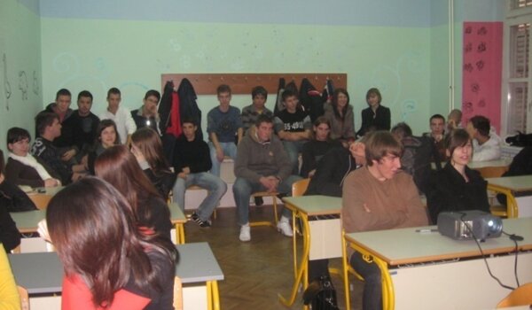 Komunikacijska tehnologija i šumovi u komunikaciji - radionica u SŠ Mate Balote