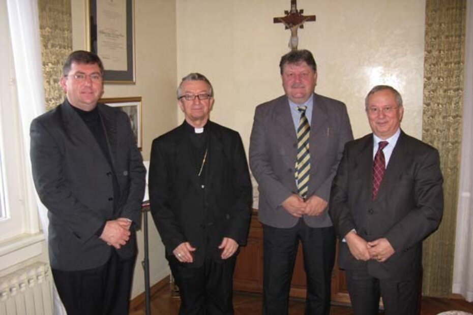 Vlč. Lino Zohil, biskup mons. Milovan, načelnik Štifanić i predsjednik Vijeća Matukina