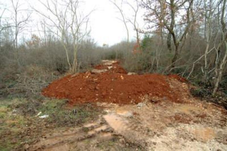 Mjesto gdje se donedavno nalazio ilegalni deponij