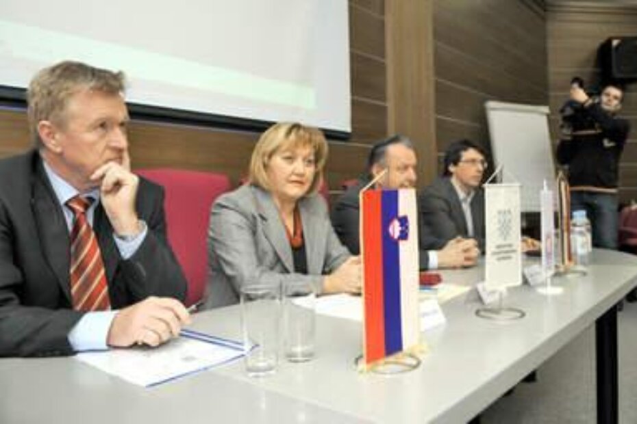 Andrej Poglajen, Jasna Jaklin Majetić, Aldo Ukanović i Oriano Otočan na otvaranju susreta