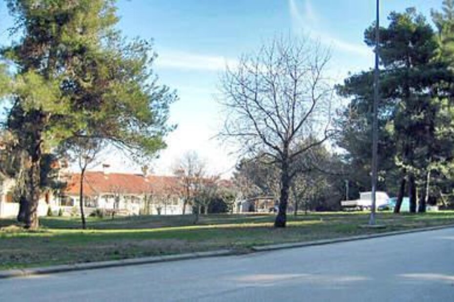 Stanari niza kuća u Ulici Kate Pejnović ne žele poslovnu zgradu u svom susjedstvu