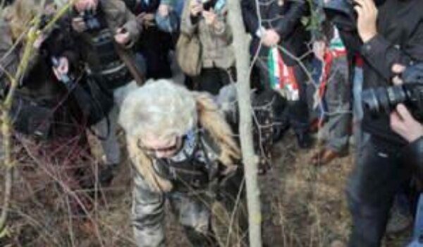 Sukob na rubu fojbe - neuspio pokušaj Unije Istrana da obilježi Dan sjećanja na fojbe u slovenskom selu Lokev