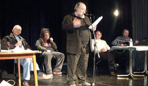 Poezija ženama, drugaricama i gospođama (s Orlićeve svečane akademije iliti Poeticona)