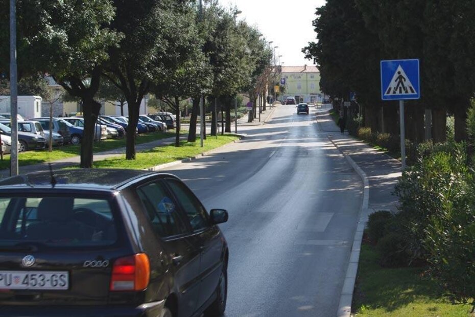 Pješaci koji iz parka dolaze na zebru mogu se uočiti vrlo kasno