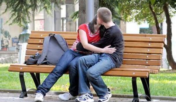 Edukacija ne potiče raniji ulazak u seksualne odnose