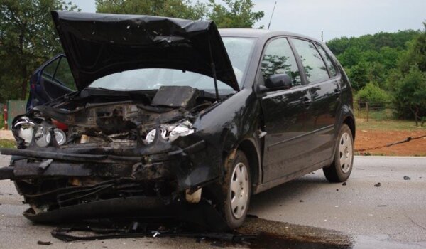 Teški sudar  dvaju automobila na cesti Poreč-Tar