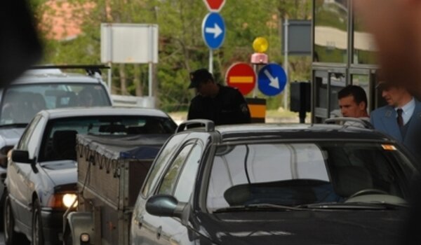 Švercali amforu u dijelovima