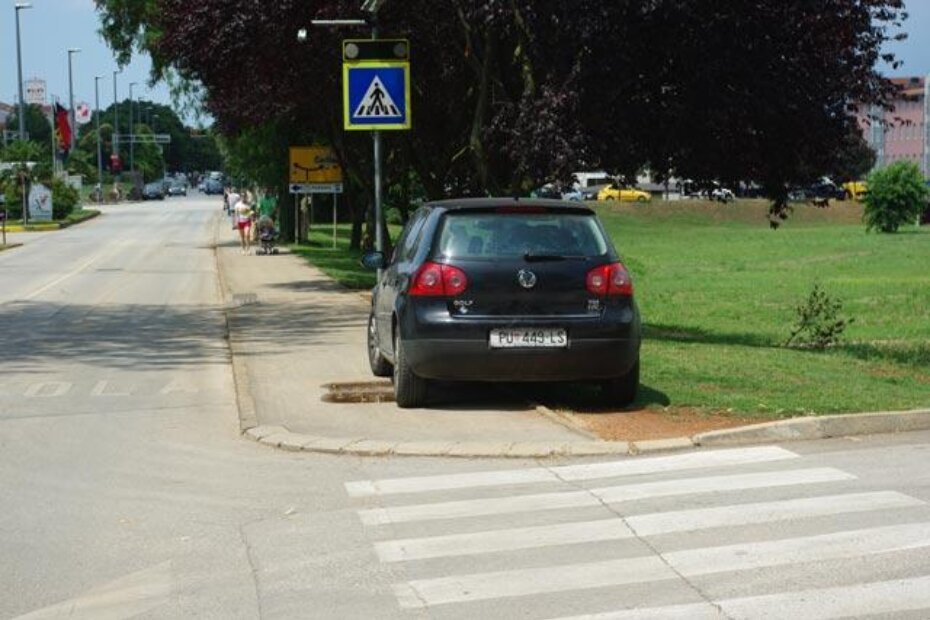 Preko puta dvorane Veli Jože