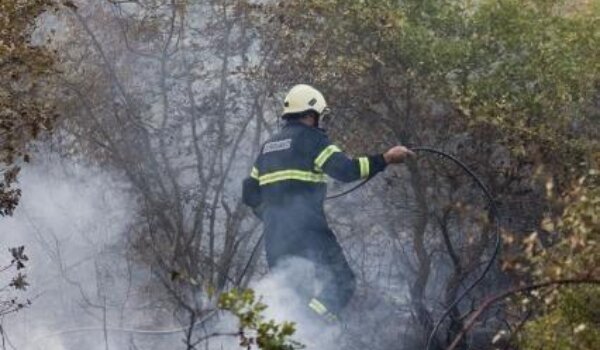 Pune ruke posla za porečke vatrogasce: tri odvojena požara izbila oko Bonaci