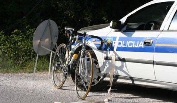 Biciklist teško ozlijeđen u sudaru sa kamionom u Funtani