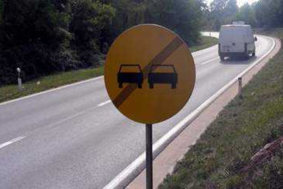 I dalje dozvoljeno pretjecanje u nepreglednom zavoju