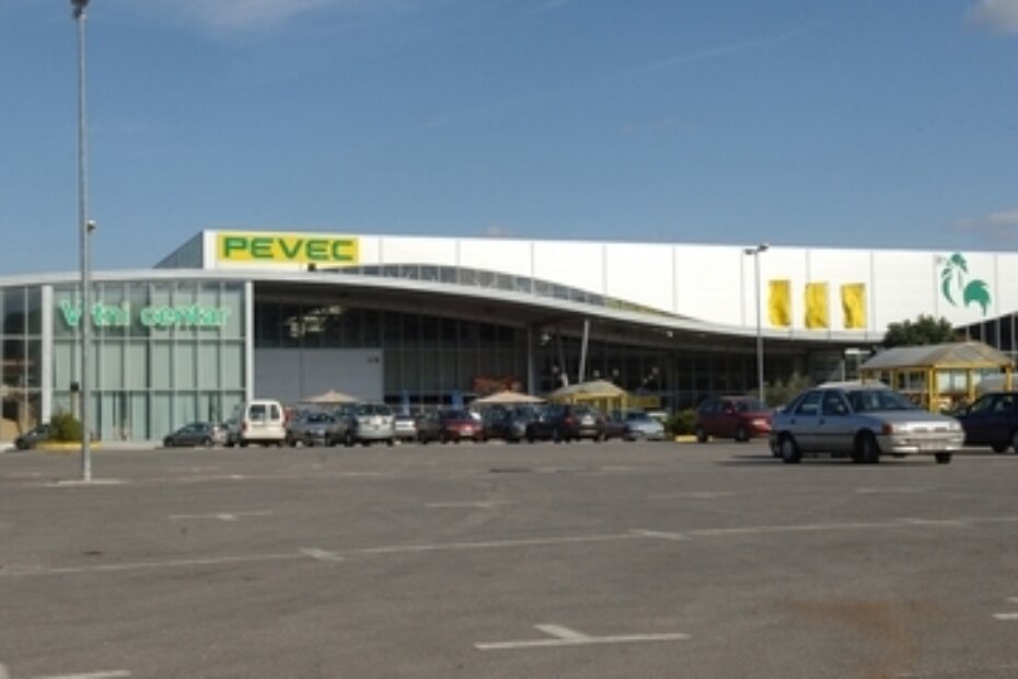 Nekad se tražio parking više, a sada je parkirališni prostor prazan (D. Me.)