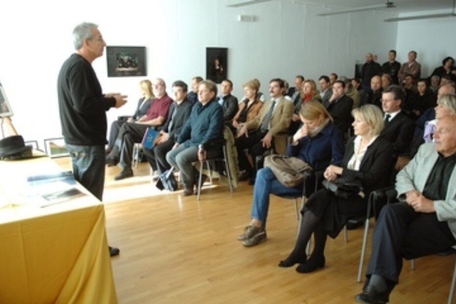 S komemoracije (M. Mi.)