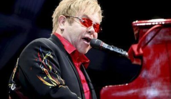 Elton John zbog bolesti odgodio koncerte
