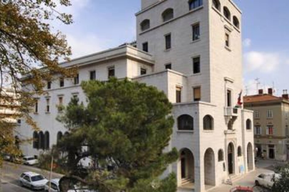 Prvi val otkaza u Fini, navodno, trebao bi biti prije 2010. (E. S.)