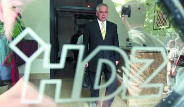 Austrijski tisak: Sanaderu 800 tisuća maraka provizije