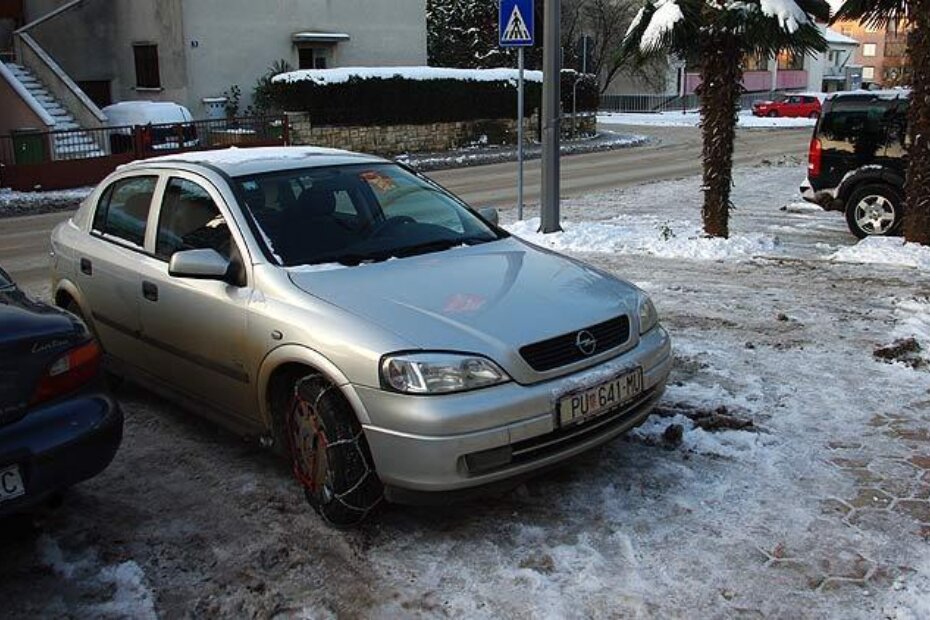 Na jutarnju kavicu sa lancima za snijeg