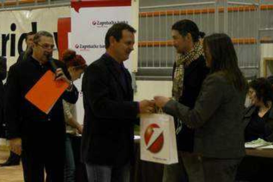 Medalju za najbolje bijelo vino primio je Alfredo Cossetto