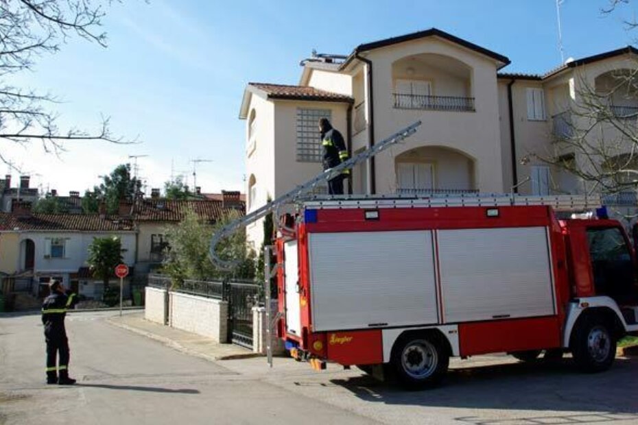 Vatrogasci su u ulicu stigli odmah po pozivu