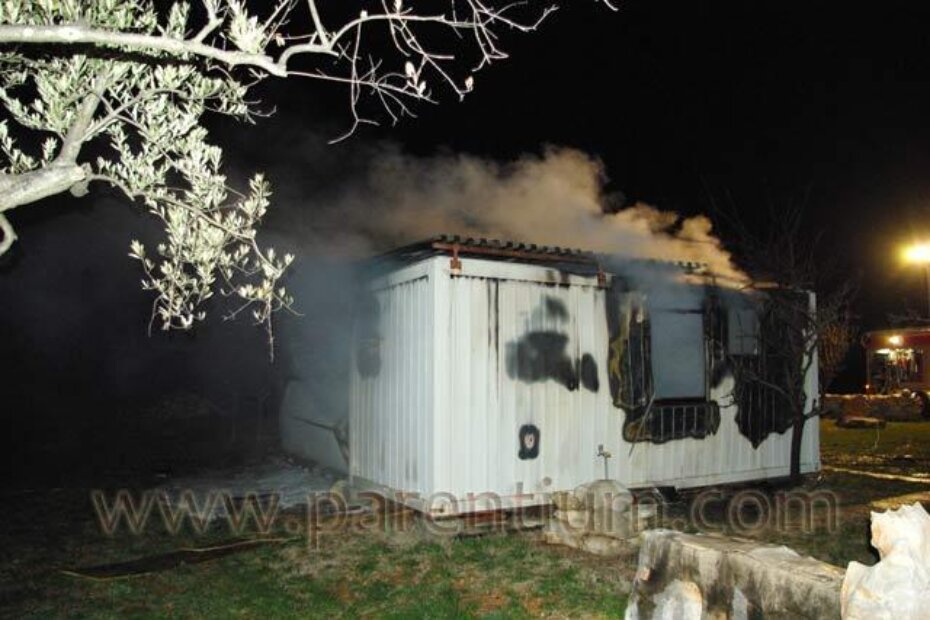 Neposredno prije našeg dolaska porečki su vatrogasci požar stavili pod nadzor i ugasili vatru