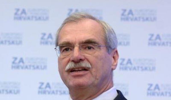 Hebrang optužio Josipovića zbog podrške seljacima