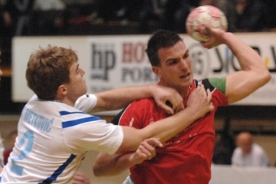 Porečana Ivicu Gudića pokušava zaustaviti Rudi Ilić (M. Mi)