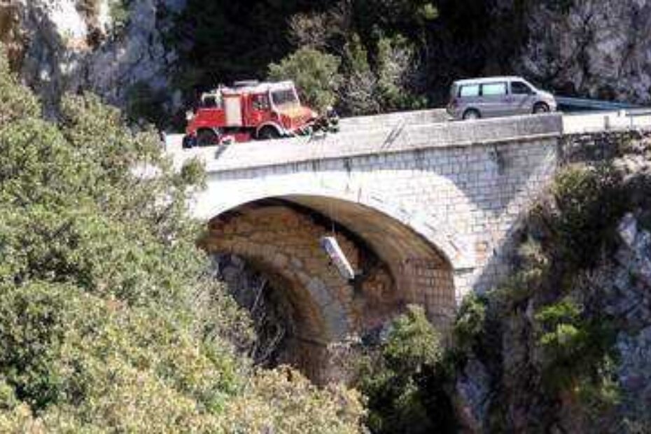 Intervencija vatrogasaca na mostu za Rabac