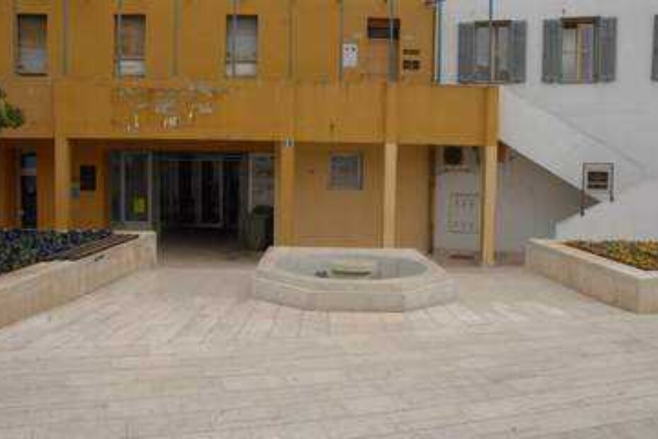 Fontana na Trgu slobode 4 godine bez skulpture (M. MIJOŠEK)