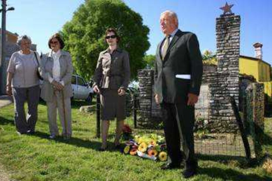 S polaganja vijenca u Radmanima