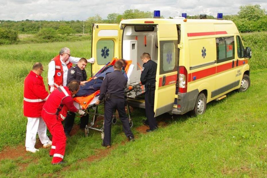 Nakon smirivanja, muškarac je odvezen vozilom Hitne medicinske pomoći