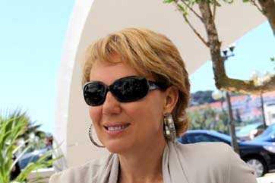 Fahreta Jahić Živojinović na terasi na porečkoj rivi