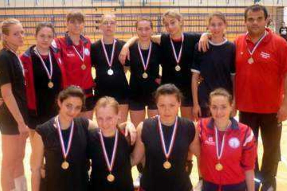 Kadetkinje Poreča s trenerom Miodragom Stojakovićem