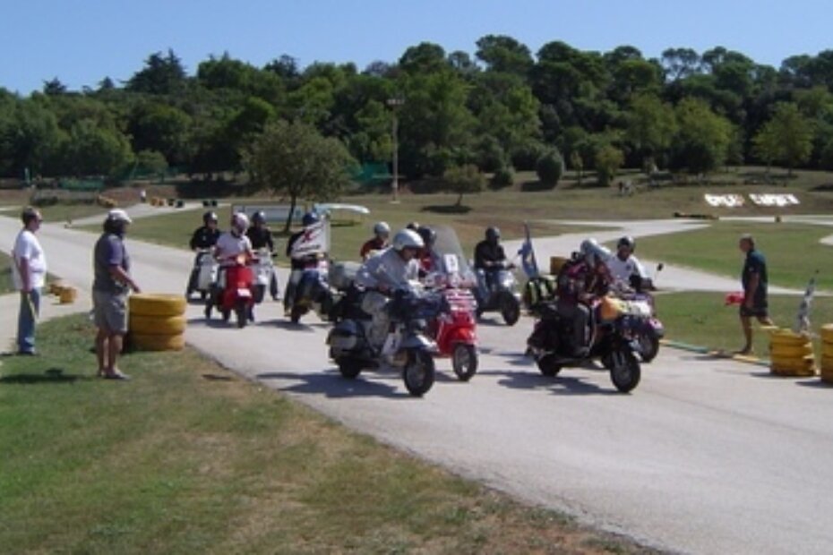 S prošlogodišnje utrke starodobnih vespa